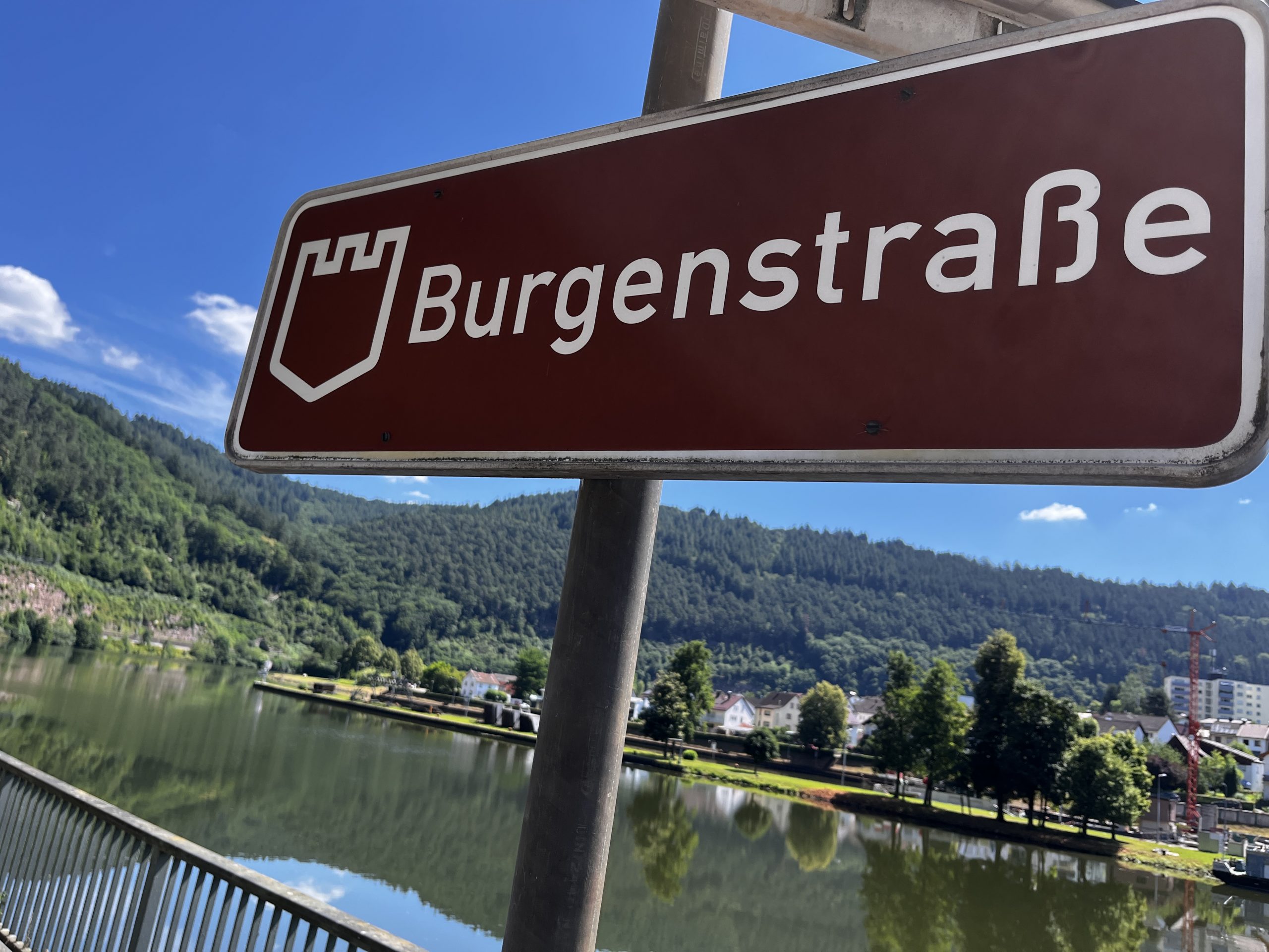 Vanlife am Neckar: Von stolzen Burgen und fliegenden Filtern