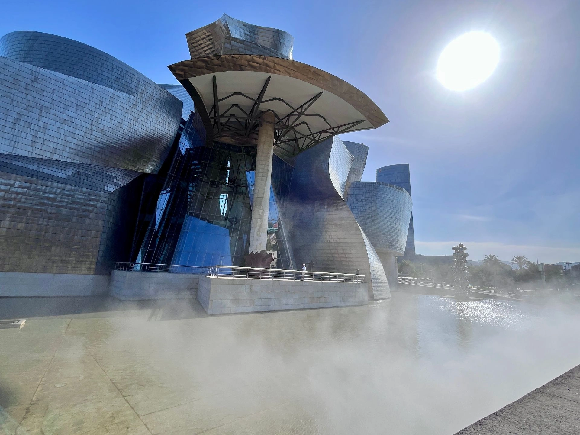 Guggenheim-Museum: Bilbao, Beton & bunte Drähte